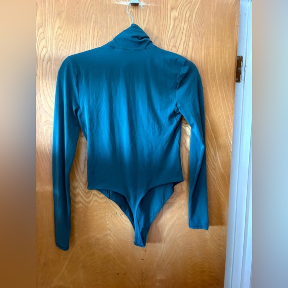 LULULEMON Teal Long Sleeve turtleneck bodysuit Top S - Picture 7 of 9
